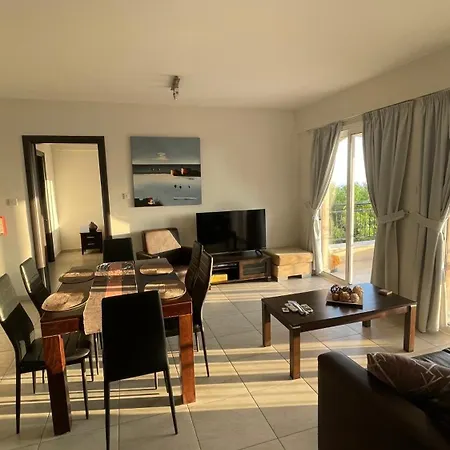 Cozy 2 Bedrooms In Complex With Swimming Pools And Beautiful View Apartmán *