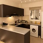 Cozy Sea View With Pool In Peaceful Area Paphos