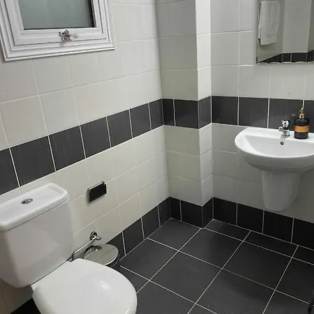 Cozy 2 Bedrooms In Complex With Swimming Pools And Beautiful View Διαμέρισμα Πάφος