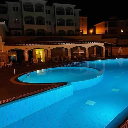 Cozy 2 Bedrooms In Complex With Swimming Pools And Beautiful View Апартаменты