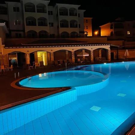 Cozy Sea View With Pool In Peaceful Area Apartamento