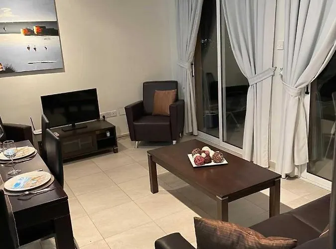 Cozy 2 Bedrooms In Complex With Swimming Pools And Beautiful View *